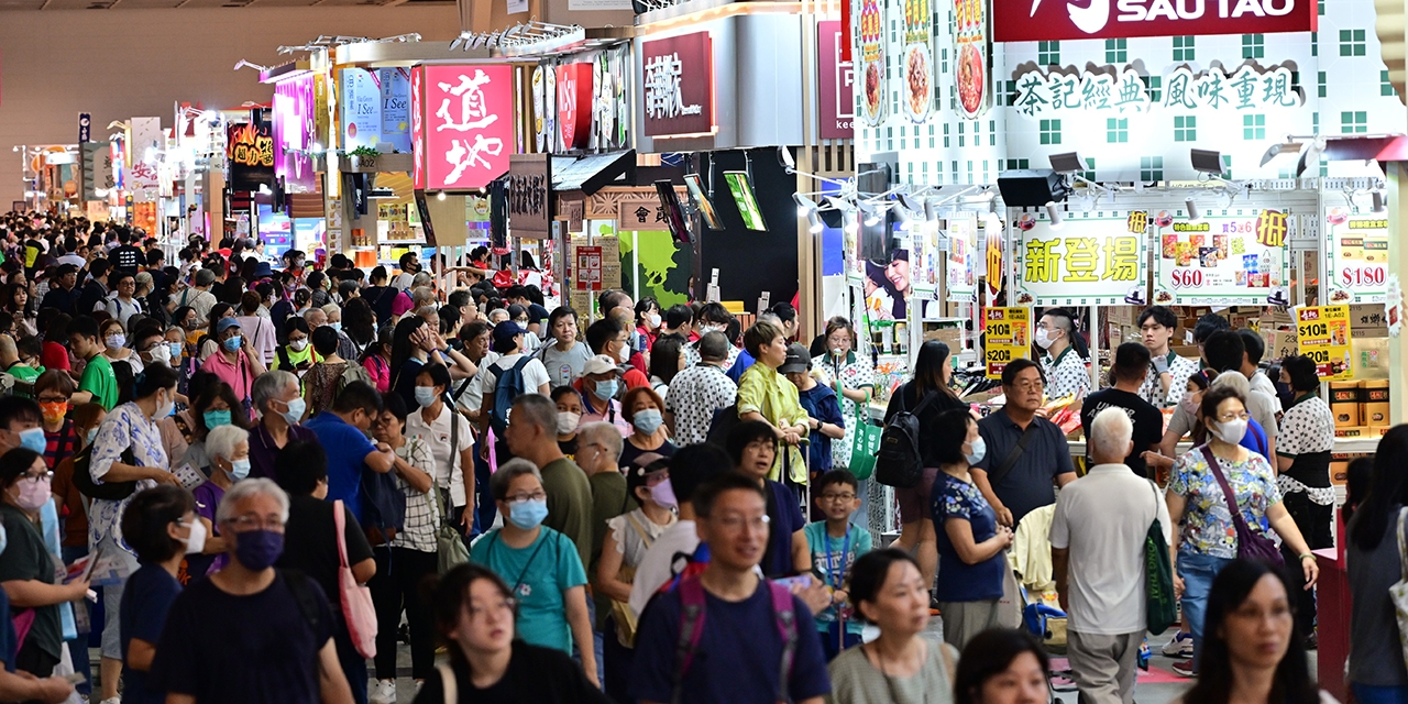 Top Beauty Brands Flock To Shanghai's International Cosmetic Festival